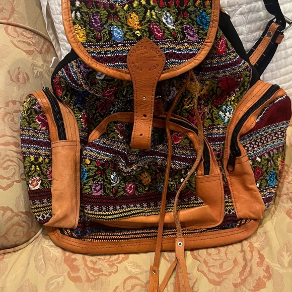 Backpack - Picture 3 of 10